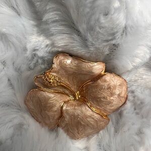 Vintage Avon  hibiscus flower brooch with enameled petals